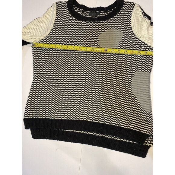 Eyn Women's Black and White Sweater Size Medium - Picture 3 of 6